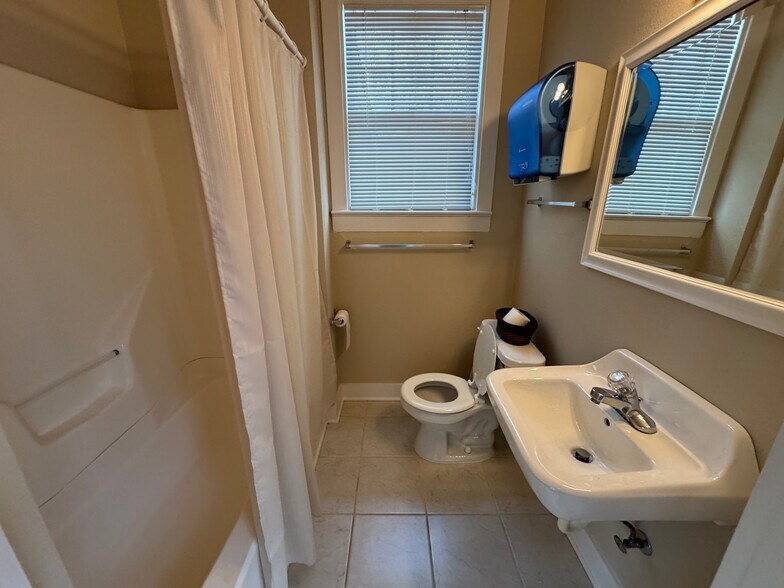More Photos Of 436 S Fannin Ave, Tyler Office Residential For Sale