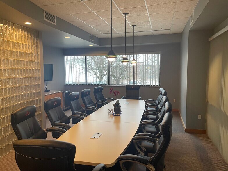 More Photos Of 7633 Ganser Way, Madison Office For Lease