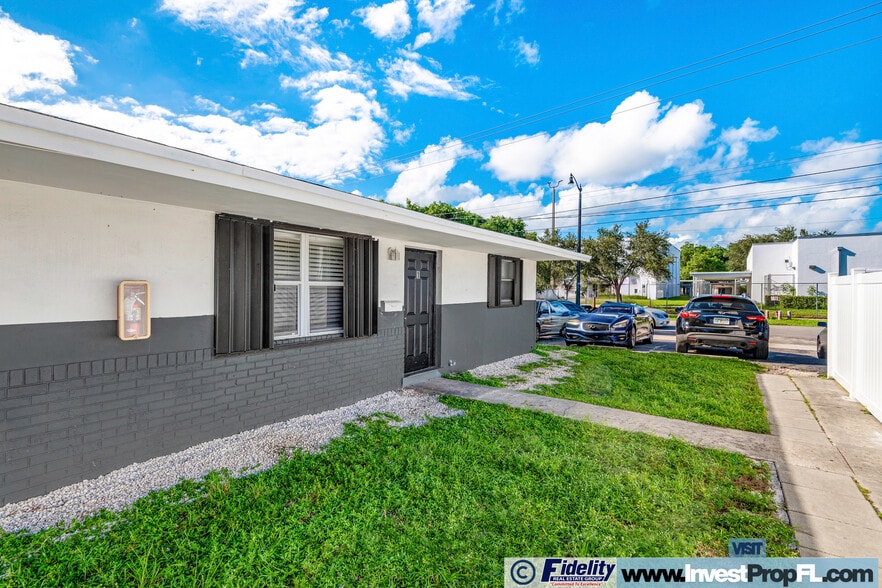 More Photos Of 404 NE 4th St, Pompano Beach Multifamily For Sale