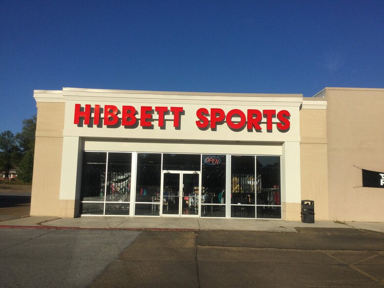 More Photos Of 921-939 Hwy 35 S, Forest Unknown For Lease