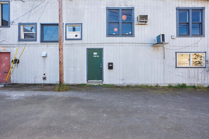 More Photos Of 3425 SE Yamhill St, Portland Loft Creative Space For Sale