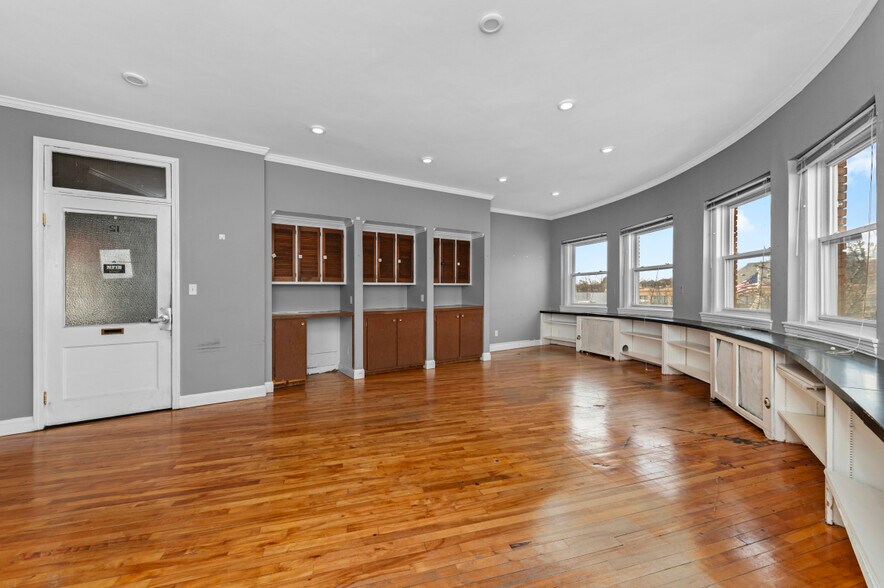 More Photos Of 11 Salem St, Medford Bank For Lease