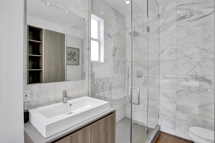 More Photos Of 430 Ne 121st St, Biscayne Park Movie Radio TVStudio For Sale