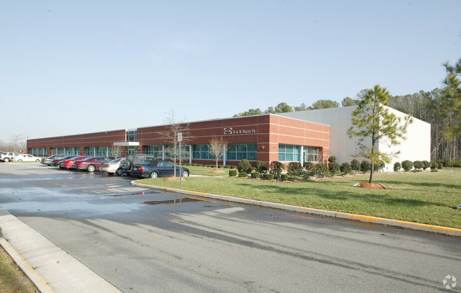 More Photos Of 2500 Hawkeye Ct, Virginia Beach Warehouse For Lease