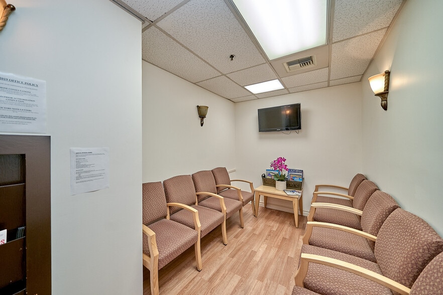 More Photos Of 8737 Beverly Blvd, West Hollywood Medical For Sale