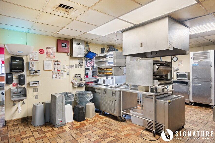 More Photos Of 207 S Miller Ave, Gillette Fast Food For Sale