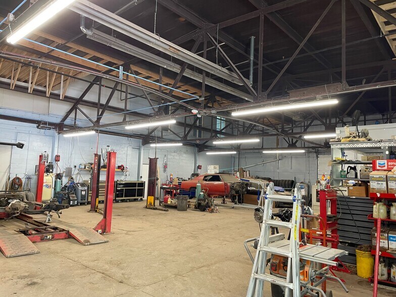 More Photos Of 1427-1431 Valley Dr, Syracuse Warehouse For Sale