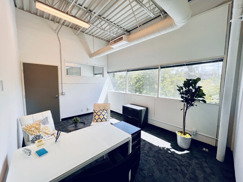 More Photos Of 10549-10555 Jefferson Blvd, Culver City Unknown For Lease