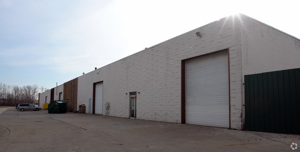 More Photos Of 34335-34341 Groesbeck Hwy, Clinton Township Warehouse For Sale