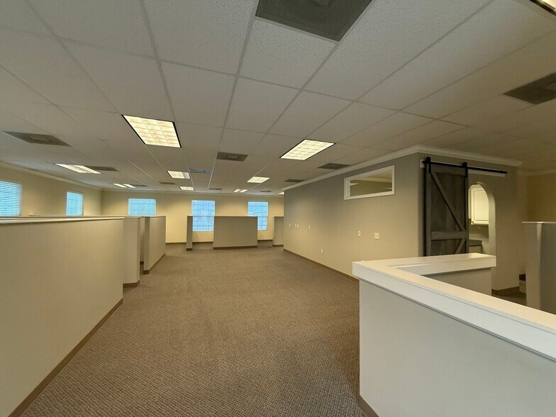 More Photos Of 1405 Victor Ave, Redding Office For Lease