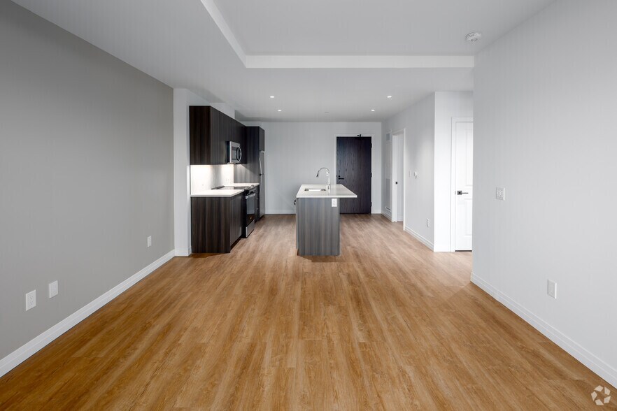 More Photos Of 66 Weber St E, Kitchener Apartments For Lease