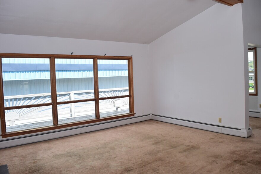 More Photos Of 2013 General Potter Hwy, Centre Hall Showroom For Sale