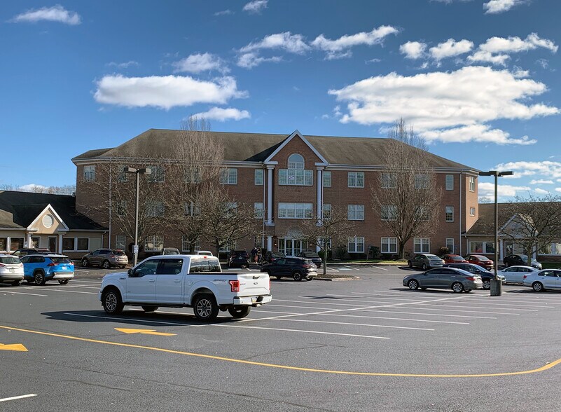 More Photos Of 2151 Linglestown Rd, Harrisburg Medical For Sale