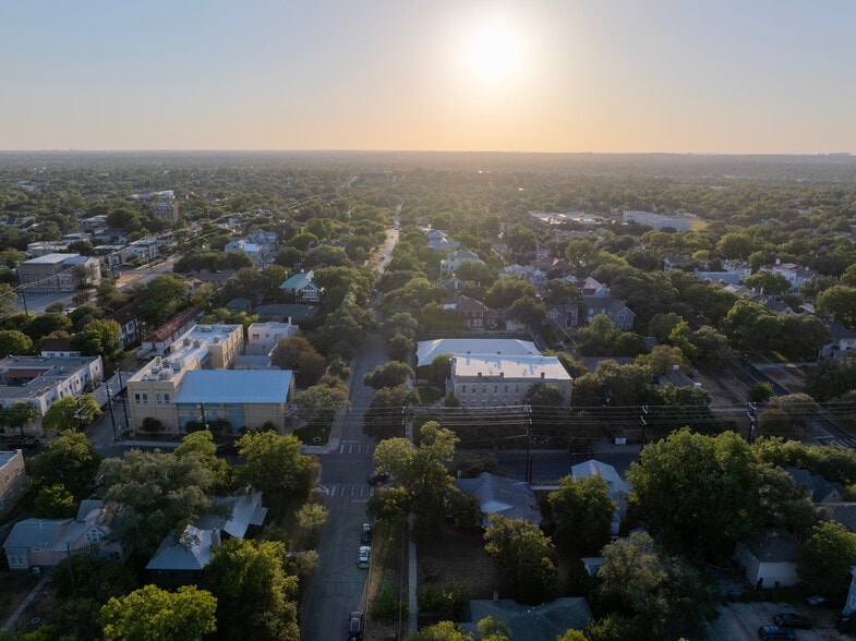 More Photos Of 133 W Huisache Ave, San Antonio Multifamily For Sale