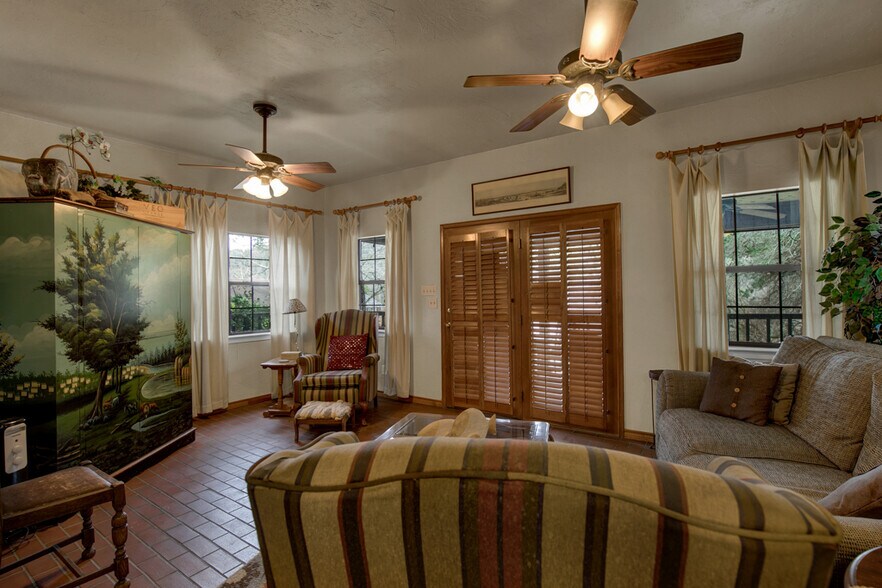 More Photos Of 7367 River Rd, New Braunfels Lodge Meeting Hall For Sale