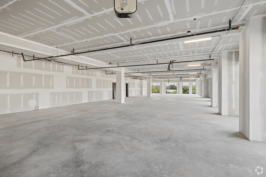 More Photos Of Main St, Portland Unknown For Lease