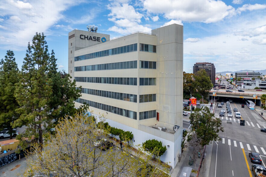 More Photos Of 4455 Lankershim Blvd, North Hollywood Office For Lease