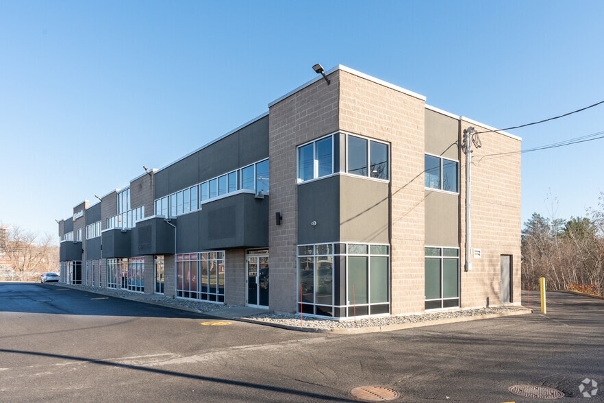 Primary Photo Of 1010 Rte Des Rivières, Lévis Freestanding For Sale