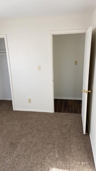 More Photos Of 3214 Illinois Ave, Middletown Apartments For Sale