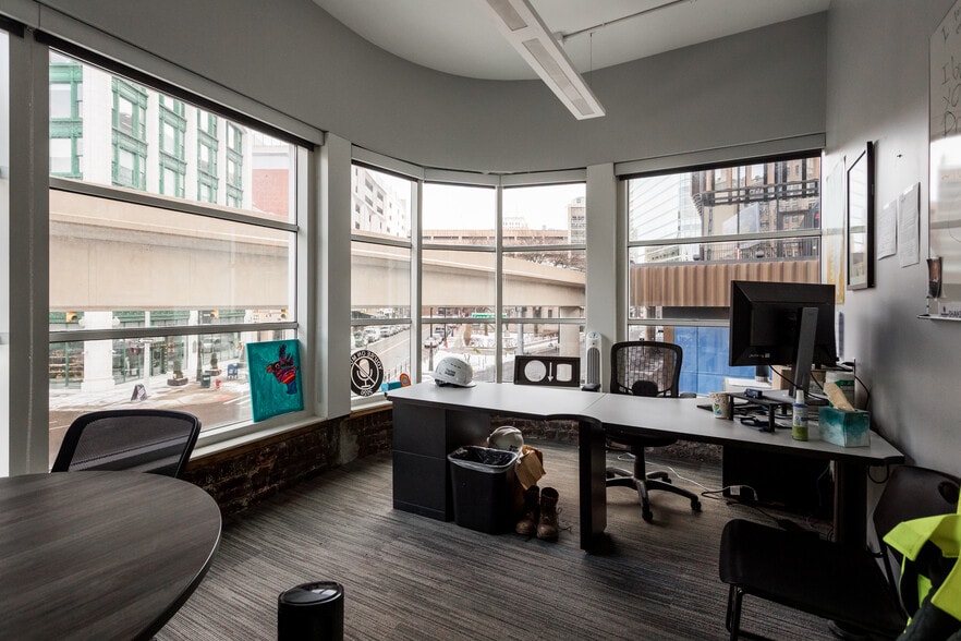 More Photos Of 1401 Farmer St, Detroit Office For Lease