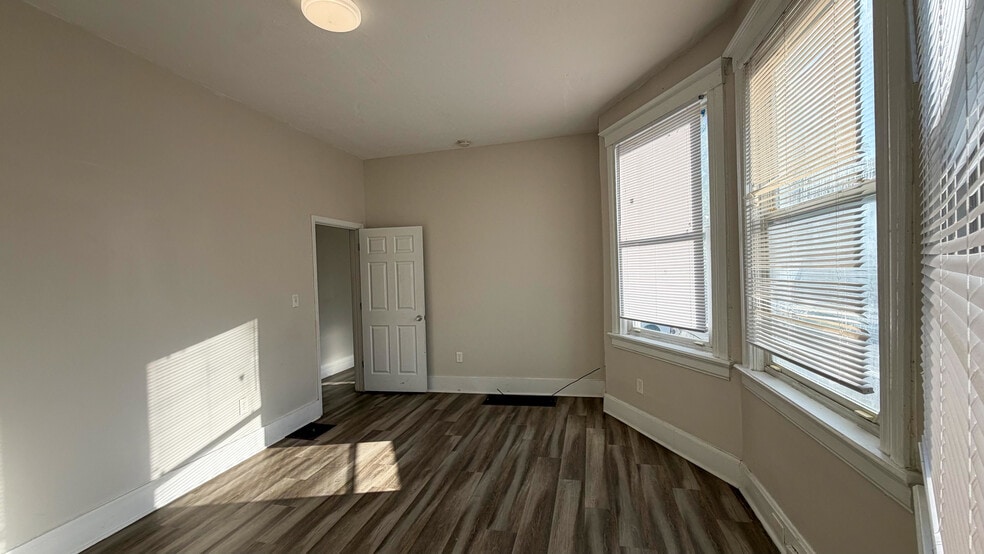More Photos Of 275 McCormick Pl, Cincinnati Apartments For Sale