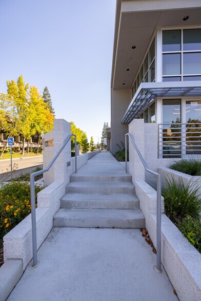 More Photos Of 1623 Santa Clara Dr, Roseville Medical For Lease