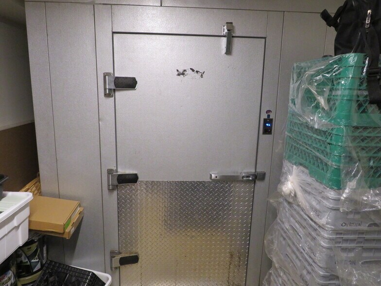More Photos Of 24725 W Eames St, Channahon Veterinarian Kennel For Sale