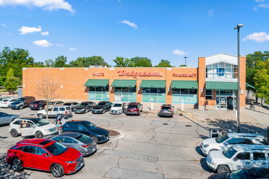 More Photos Of 650 W 63rd St, Chicago Drugstore For Lease