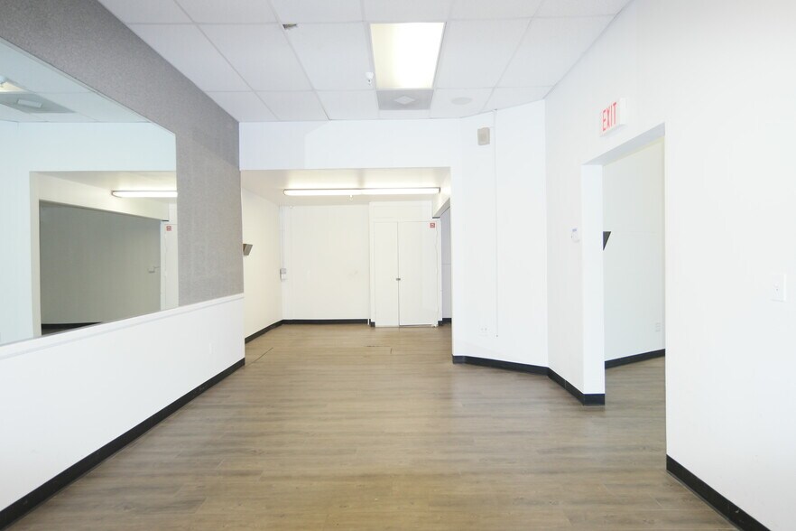 More Photos Of 4125 Market St, Ventura Light Manufacturing For Sale