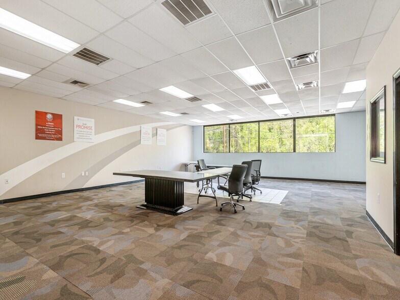 More Photos Of 579 Tunnel Rd, Asheville Freestanding For Lease