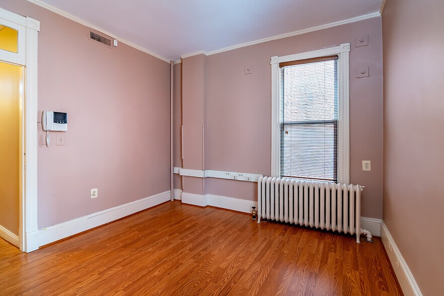 More Photos Of 1715 N St NW, Washington Office For Lease