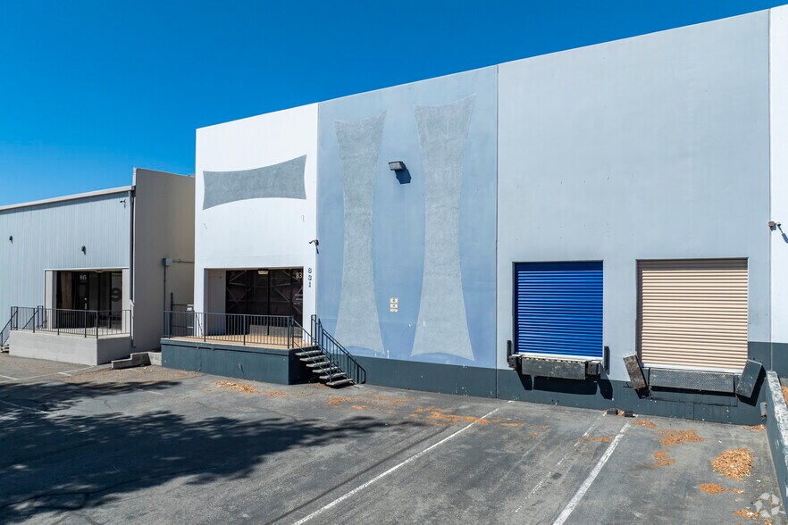 More Photos Of Deming Way and E Glendale Avenue, Sparks Warehouse For Lease