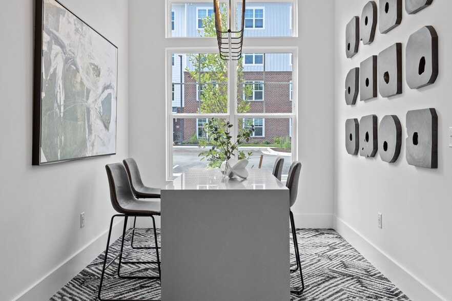 More Photos Of 12400 Dutton Rd, Midlothian Apartments For Sale