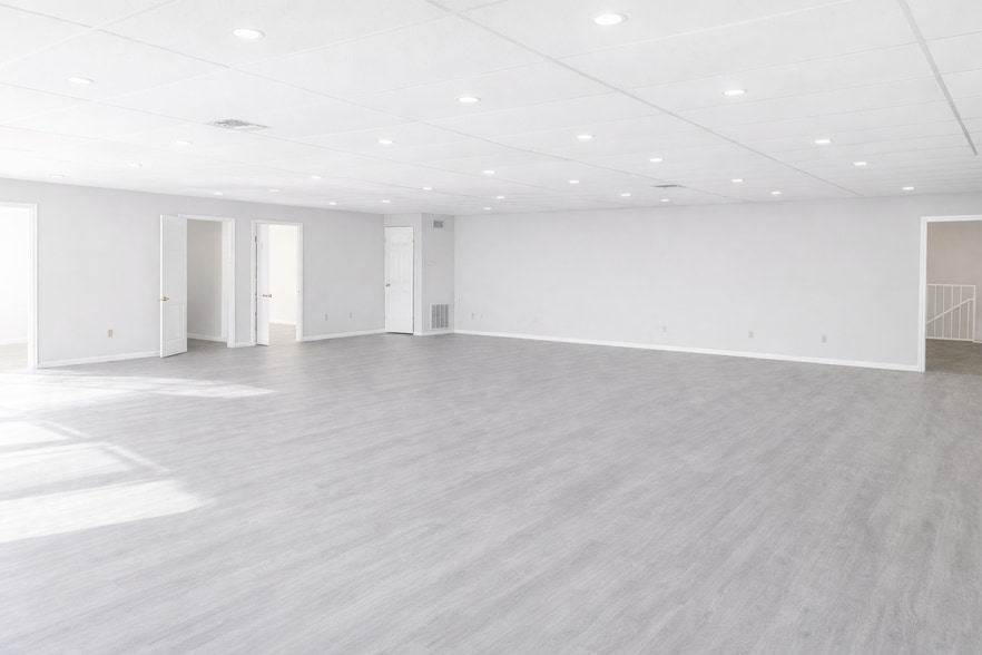 More Photos Of 451 Milwee St, Longwood Office Residential For Lease