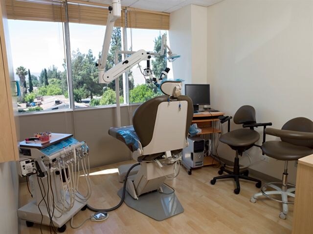 More Photos Of 18250 Roscoe Blvd, Northridge Medical For Lease