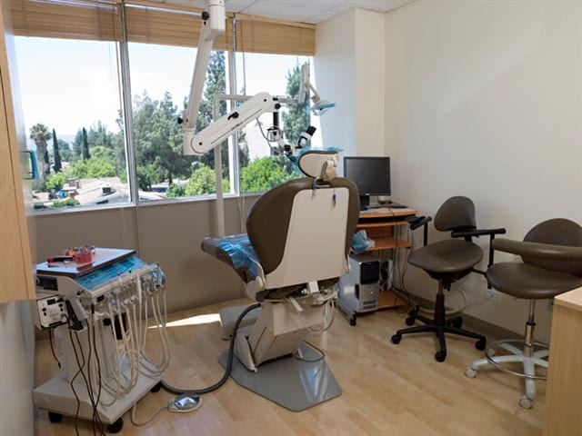 More Photos Of 18250 Roscoe Blvd, Northridge Medical For Lease