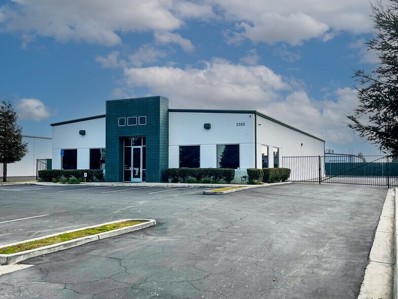 Primary Photo Of 2353 Cepheus Ct, Bakersfield Warehouse For Lease