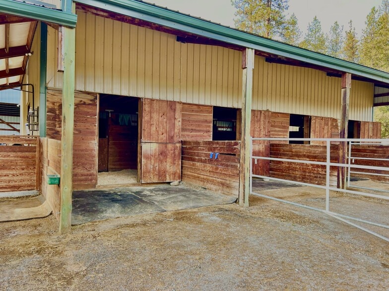 More Photos Of 3378 Northport Flat Creek Rd, Kettle Falls Specialty For Sale