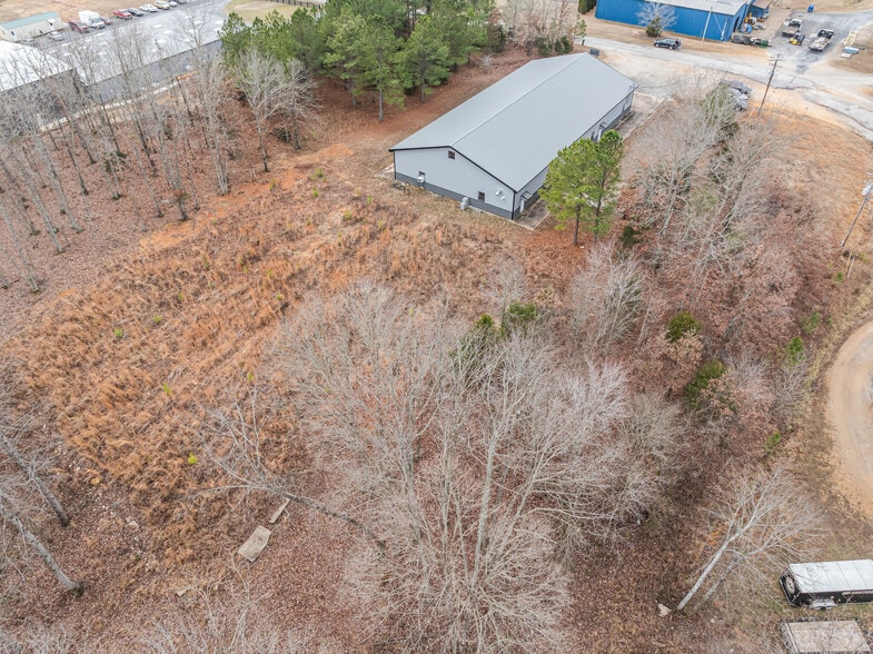 More Photos Of 1052 Debolt Ln, Centerville Manufacturing For Sale