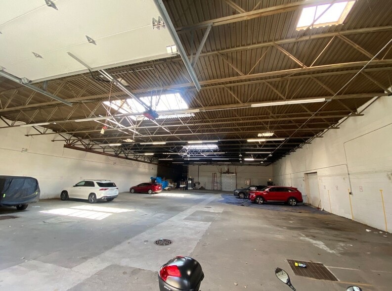 More Photos Of 1666-1672 N Ada St, Chicago Warehouse For Lease
