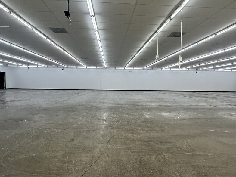 More Photos Of 1760 Winchester Rd, Memphis Freestanding For Lease