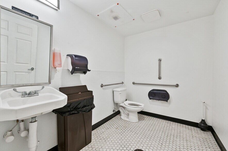 More Photos Of 4323 Butler St, Pittsburgh Storefront Retail Residential For Sale