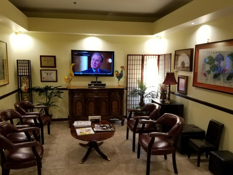 More Photos Of 25775 McBean Pky, Valencia Medical For Lease