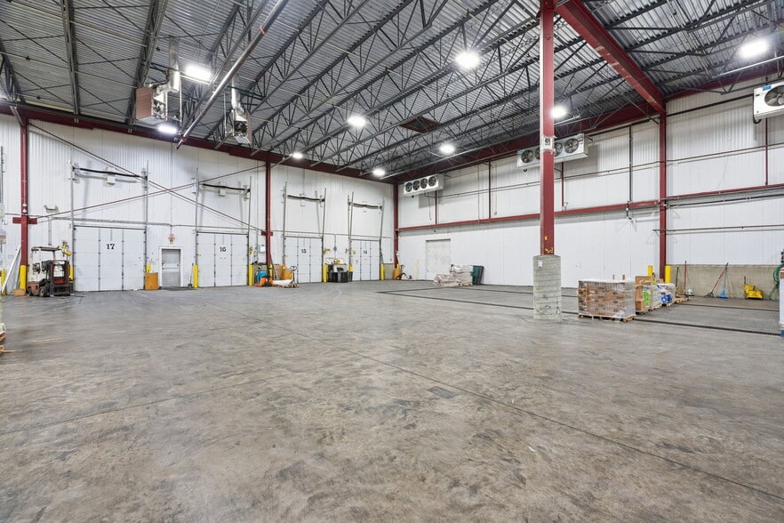 More Photos Of 8201 NE Hickory St, Minneapolis Truck Terminal For Sale