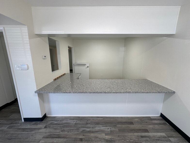 More Photos Of 2731 H St, Bakersfield Medical For Lease