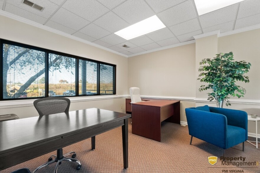 More Photos Of 5267 Greenwich Rd, Virginia Beach Office For Sale