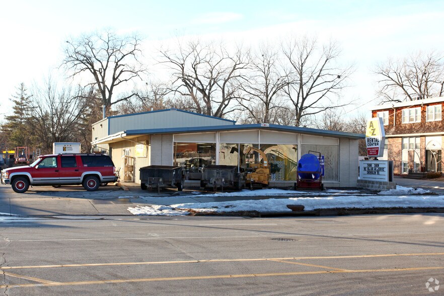 Primary Photo Of 1220 73rd St, Des Moines Flex For Lease