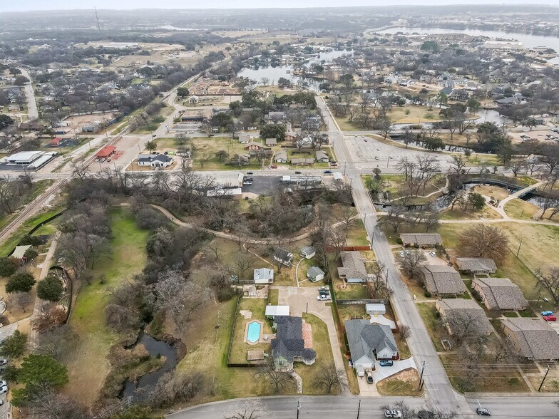 More Photos Of 512 N Travis St, Granbury Hospitality For Sale