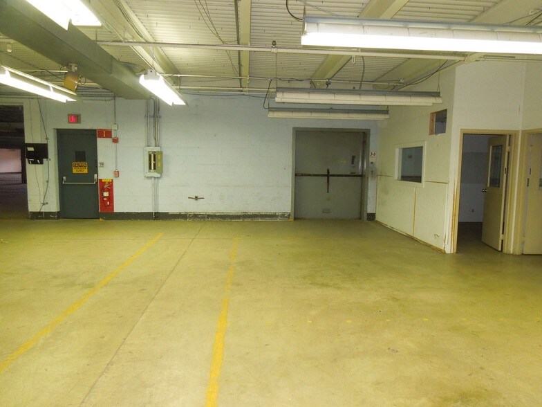More Photos Of 1801 N 12th St, Reading Warehouse For Lease