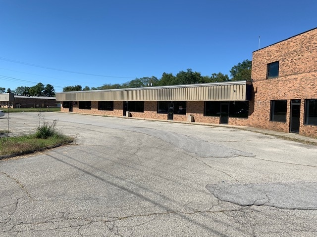 More Photos Of 2015 Family Cir, Lexington Freestanding For Lease